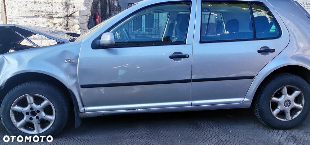 VW GOLF IV 1.6 16V CALY NA CZESCI - 2