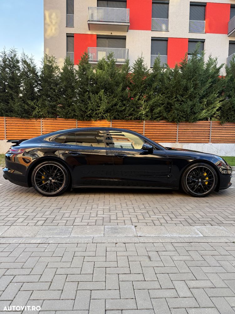 Porsche Panamera 4S - 5