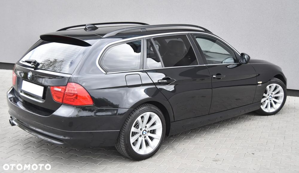BMW Seria 3 325i xDrive Edition Exclusive - 14