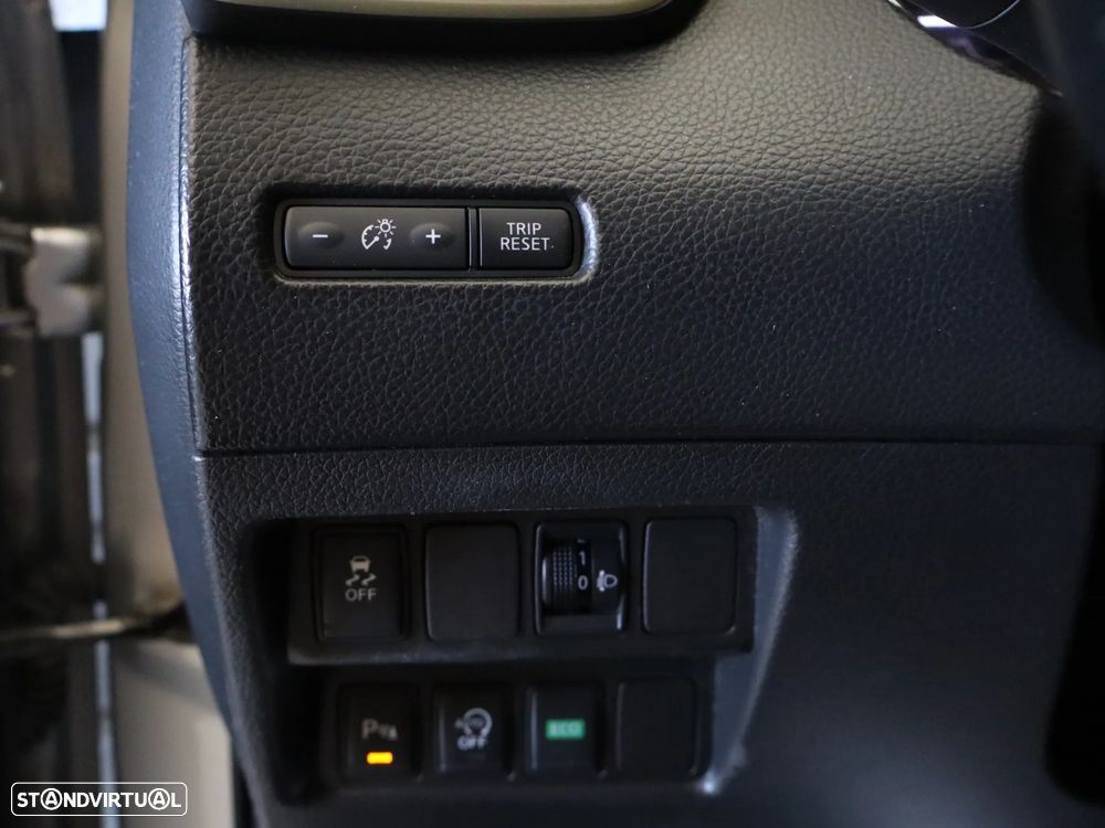 Nissan Qashqai 1.6 dCi Xtronic N-Connecta - 23