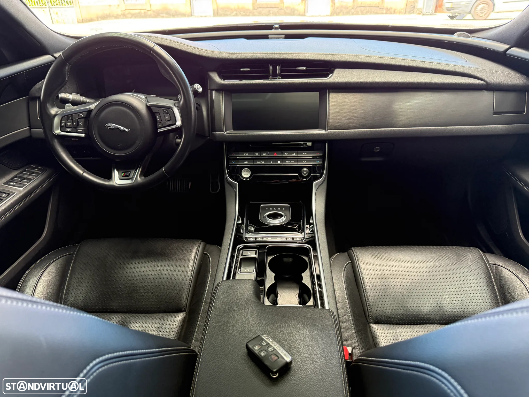 Jaguar XF 3.0 TDV6 300 Sport - 23