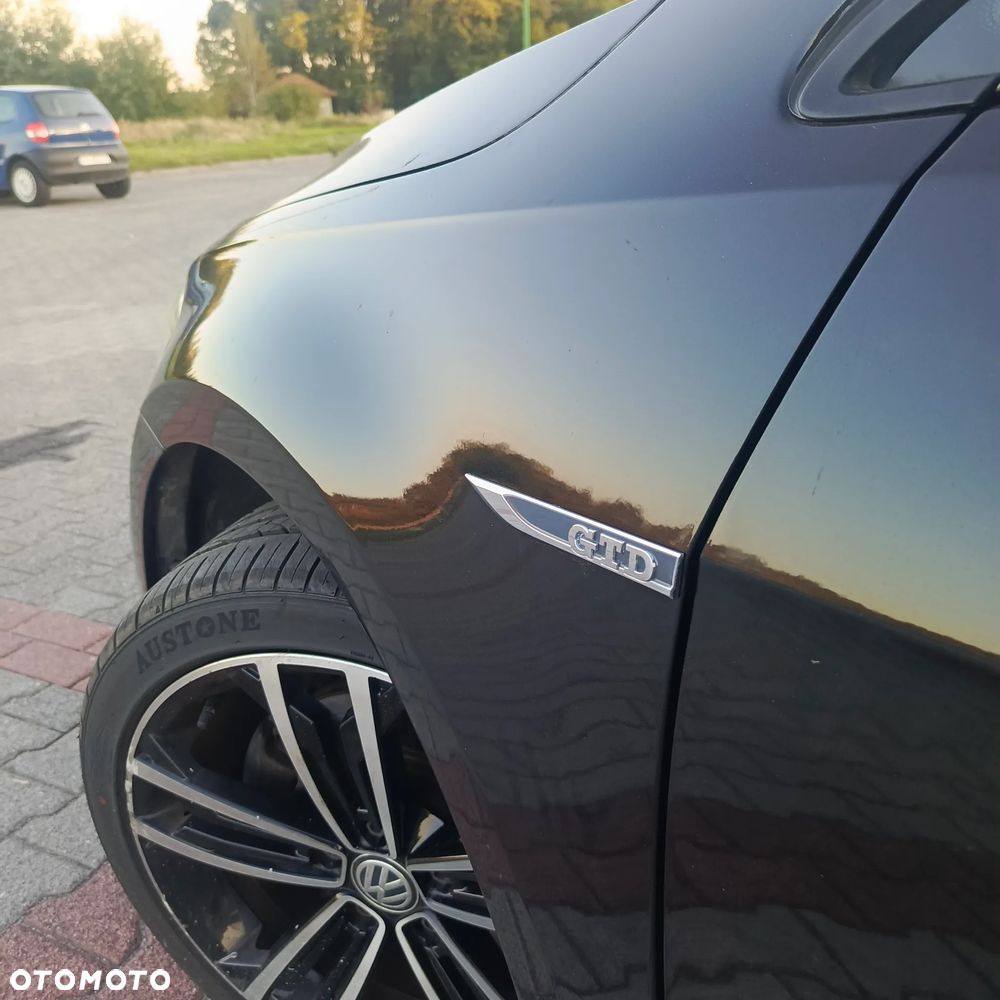 Volkswagen Golf - 8