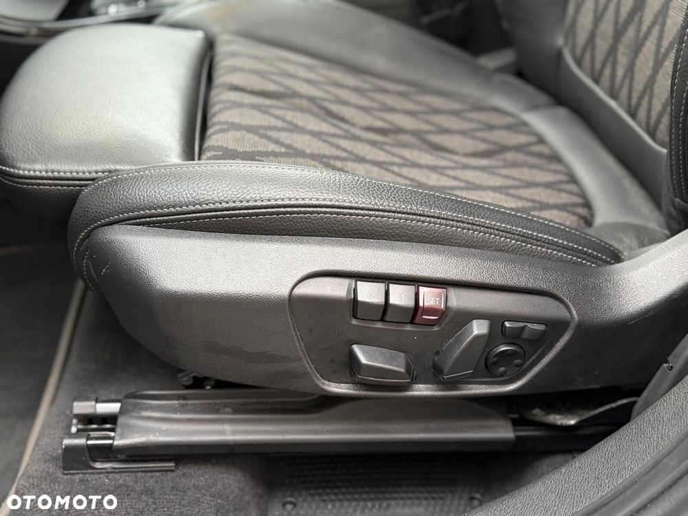 BMW X1 xDrive20i GPF xLine - 19