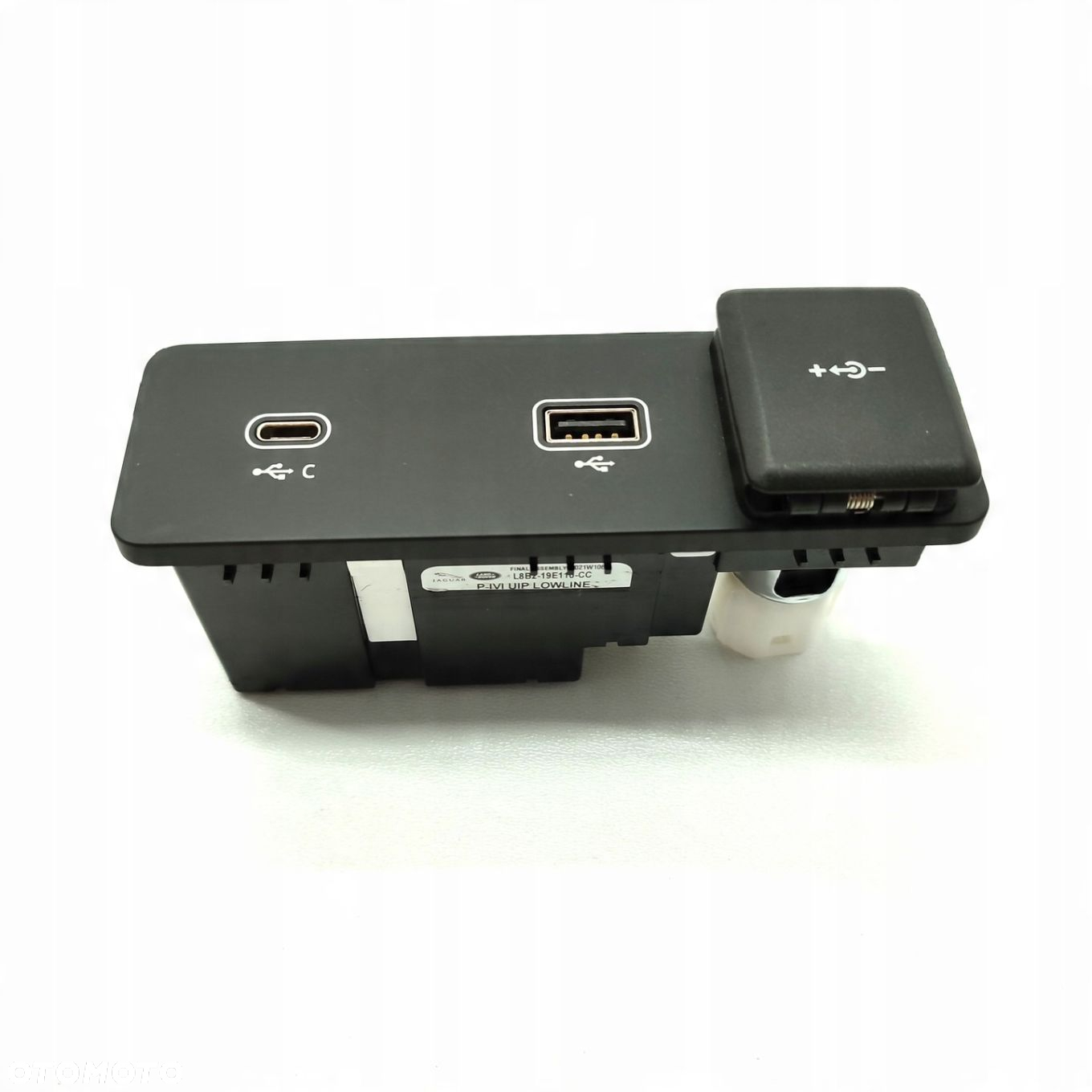 LAND ROVER GNIAZDO PORT USB L8B2-19E110-CC - 2