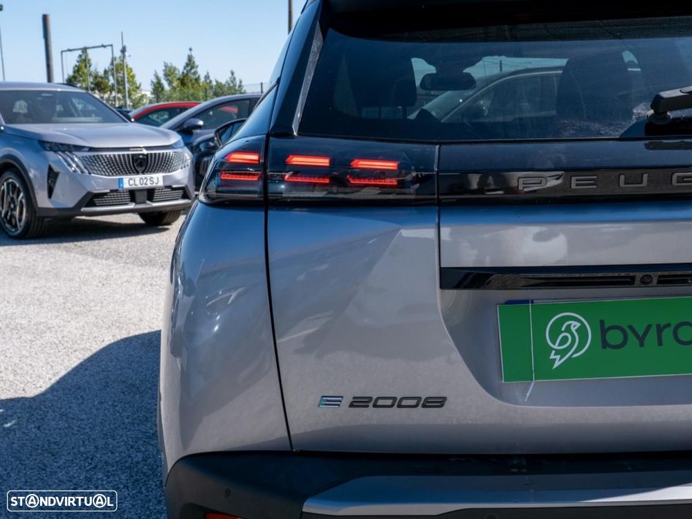 Peugeot e-2008 50 kWh GT - 13