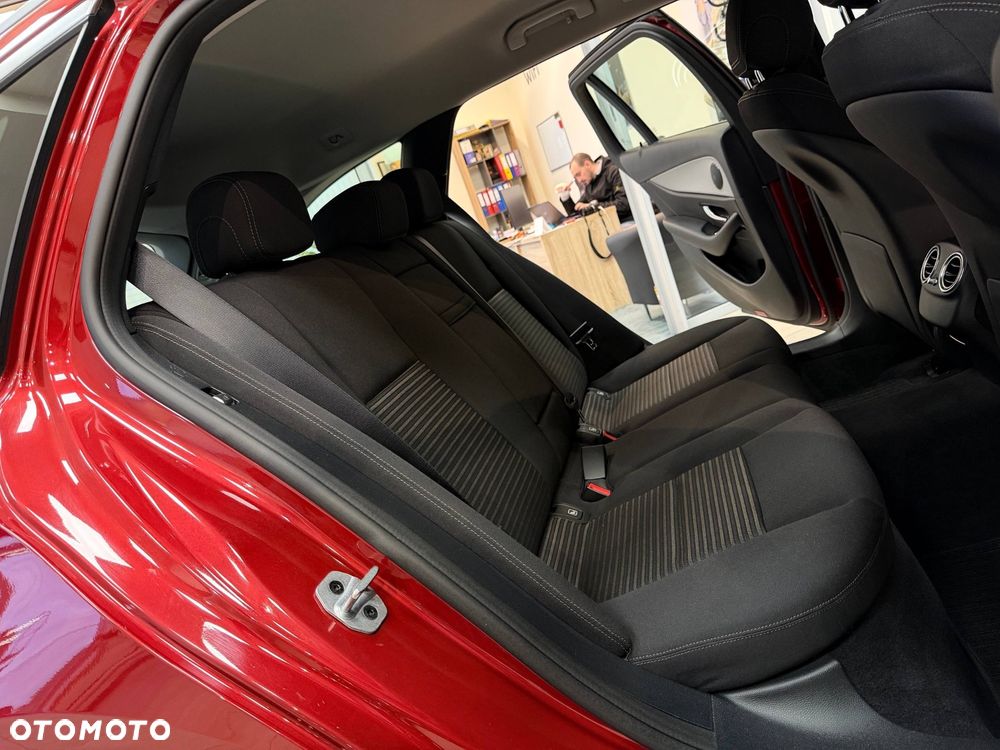 Mercedes-Benz Klasa E 220 d 4Matic 9G-TRONIC - 33