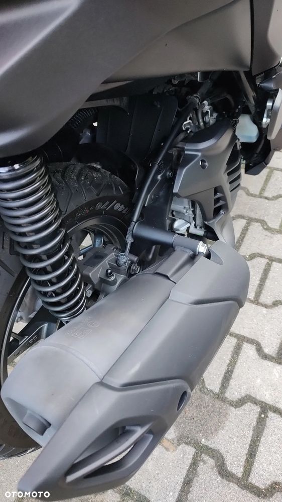 Yamaha X-max - 4
