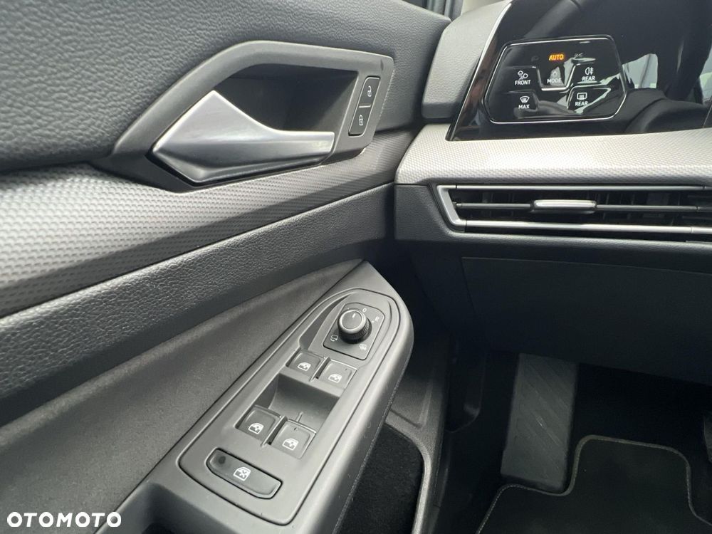 Volkswagen Golf 1.5 eTSI mHEV Style DSG - 16