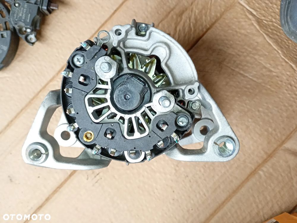 Opel Astra Meriva alternator 1.6 1.8 BOSCH 0 124 425 - 4