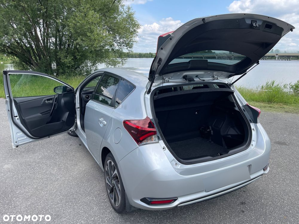 Toyota Auris - 12