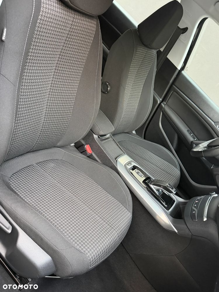 Peugeot 308 BlueHDi 130 EAT8 Business - 26