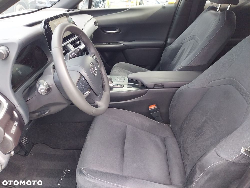 Lexus UX 300h Business - 18