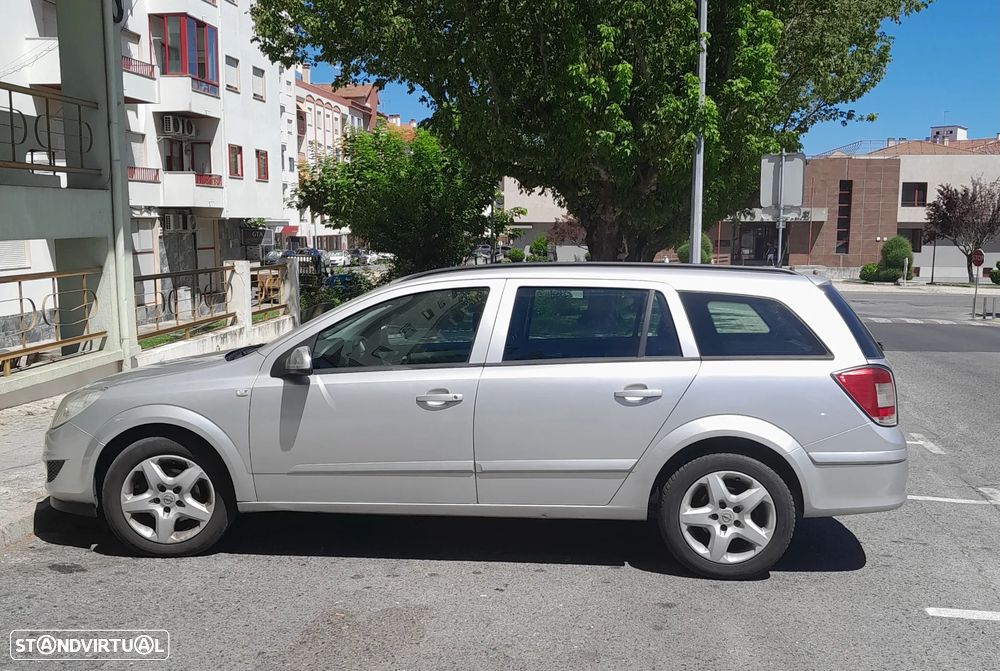 Opel Astra 1.3 CDTI Enjoy EcoFLEX - 1