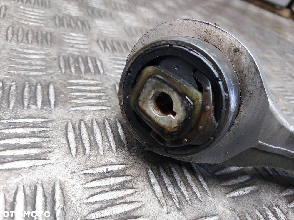 WAHACZ WAHACZE PRZÓD KOMPLET AUDI A4 B7 - 5