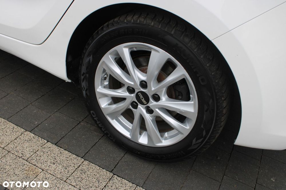 Kia Carens - 18