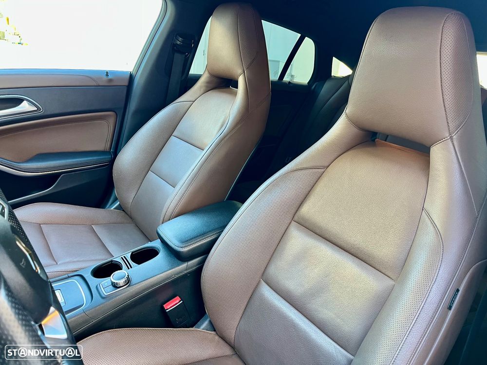 Mercedes-Benz CLA 45 AMG 4Matic 7G-DCT Orange Art Edition - 7