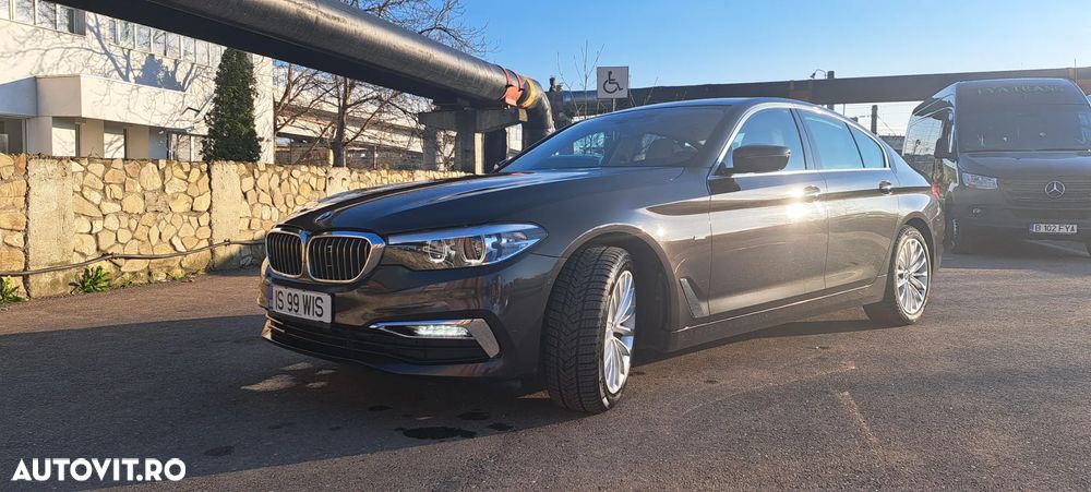 BMW Seria 5 520d Aut. Luxury Line - 1