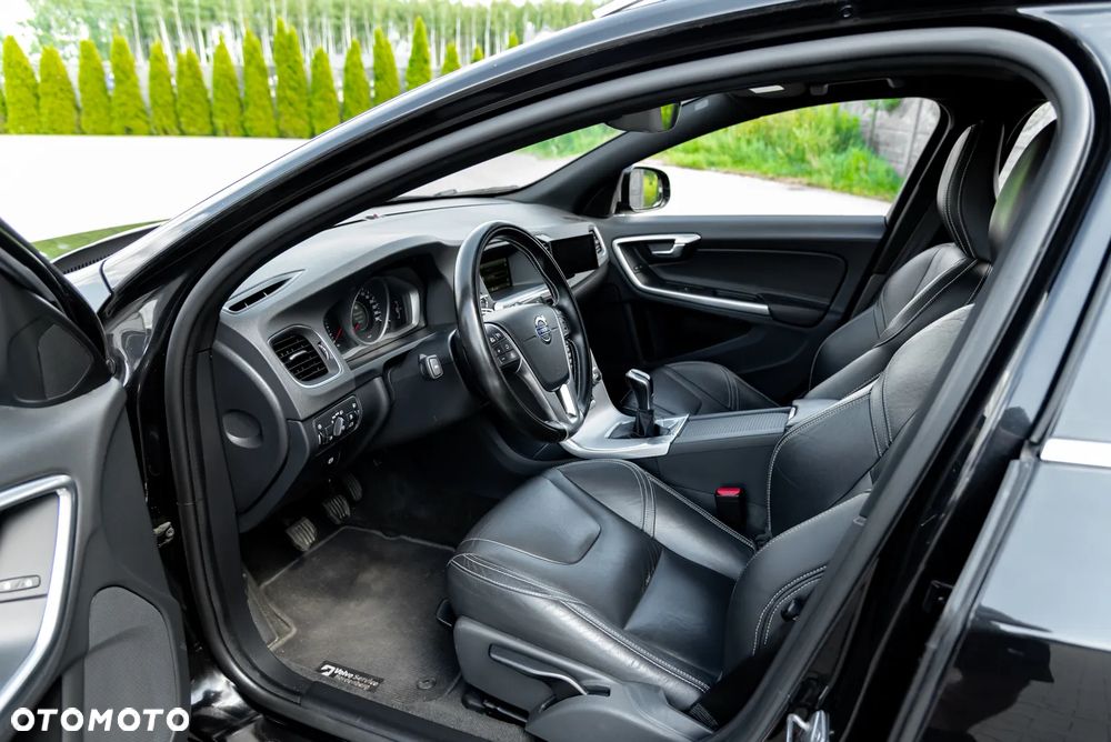 Volvo V60 D2 Kinetic - 16