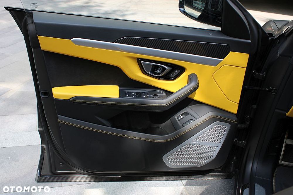 Lamborghini Urus Standard - 16
