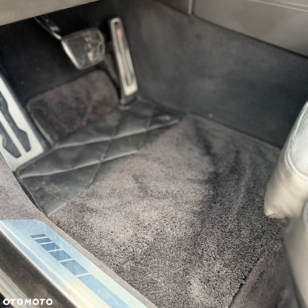 BMW Seria 7 M760e PHEV xDrive sport - 9