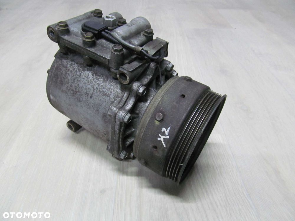 VOLVO S40 V40 1.8B 99-04  SPREZARKA KLIMATYZACJI 30614023 - 1