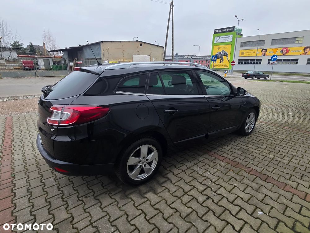 Renault Megane ENERGY dCi 110 Start & Stop Bose Edition - 4