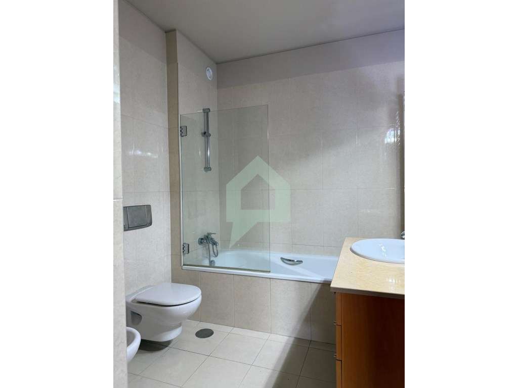Apartamento T2 para arrendamento no centro da cidade de Barcelos - Grande imagem: 5/14