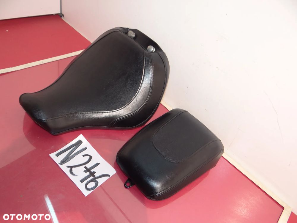 N246 HARLEY DAVIDSON FAT BOY SIEDZENIE KANAPA KIEROWCY I PASAŻERA FLFB FLBFS FAT BOY 114 M8 pasuje do modeli z lat 18 - 2O24 OEM 52000333. - 17