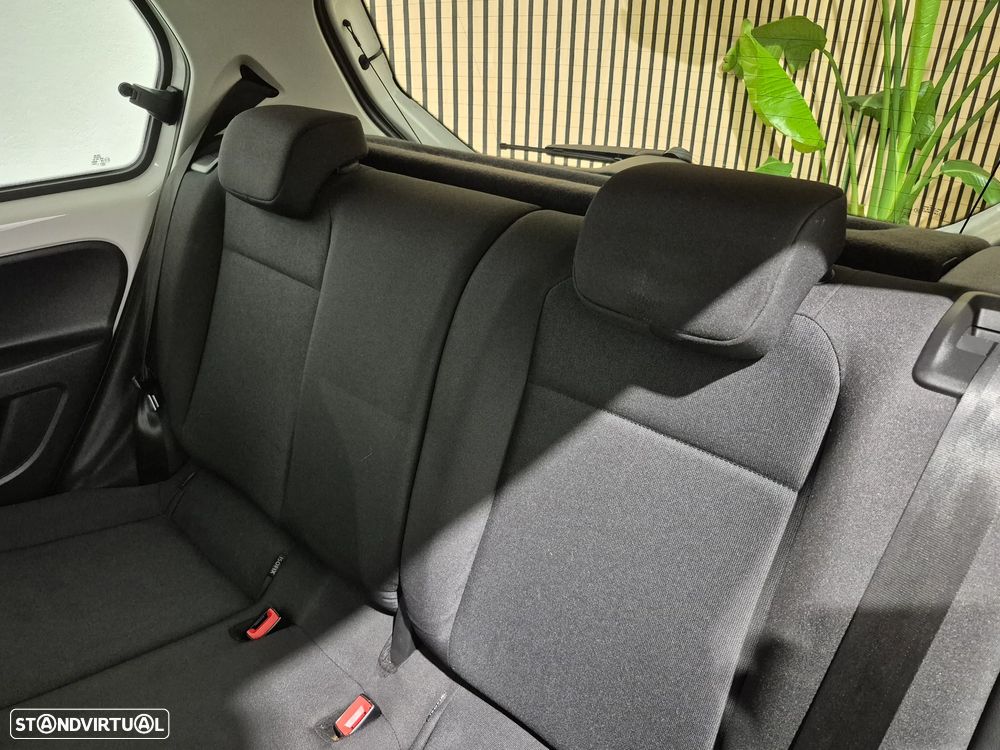 VW Up! 1.0 BMT Move - 15