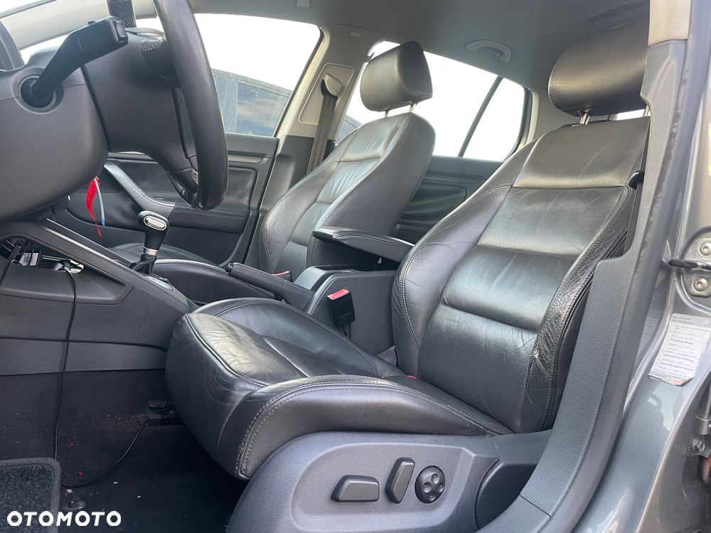 Volkswagen Golf - 12