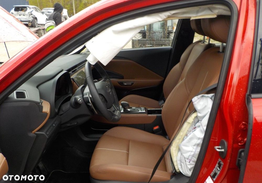 Lexus LBX - 18
