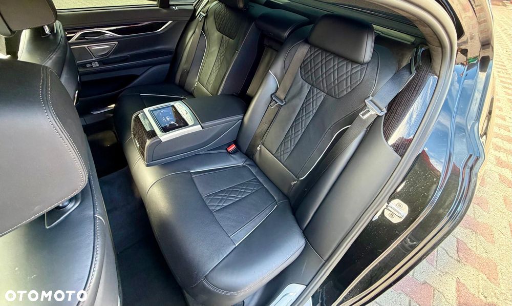 BMW Seria 7 740d xDrive - 12