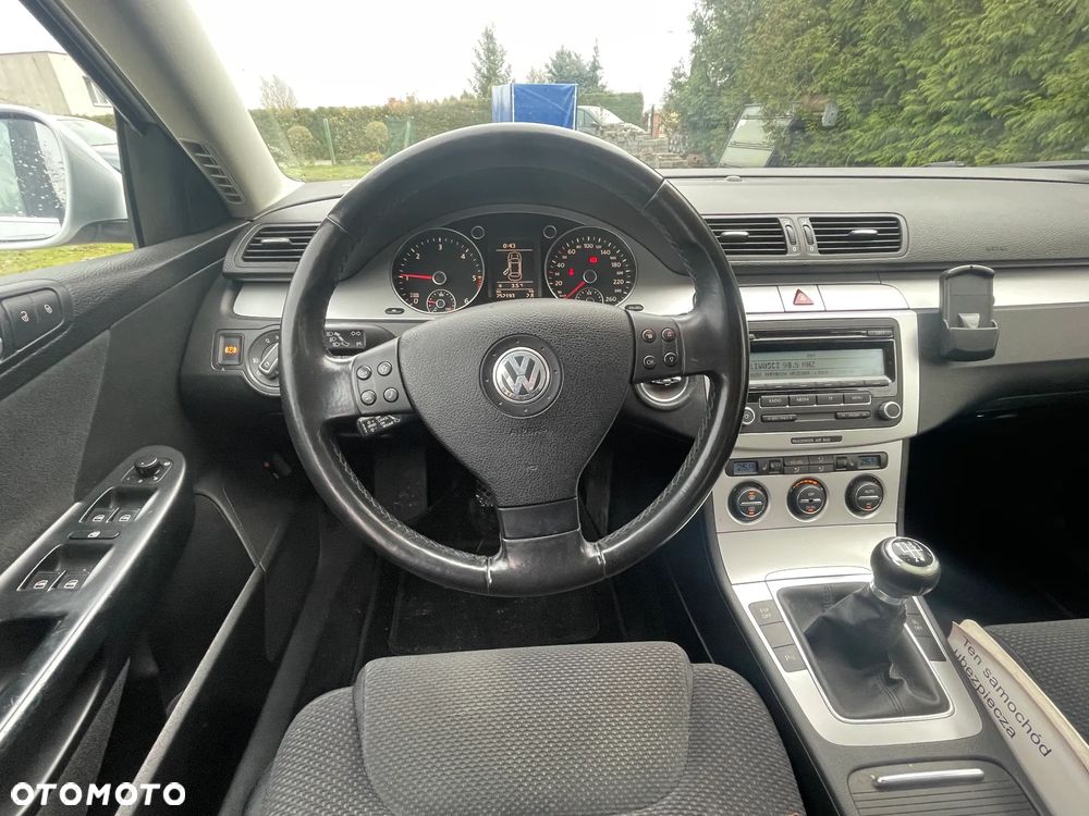 Volkswagen Passat 2.0 TDI DPF BlueMotion Technology Trendline - 13