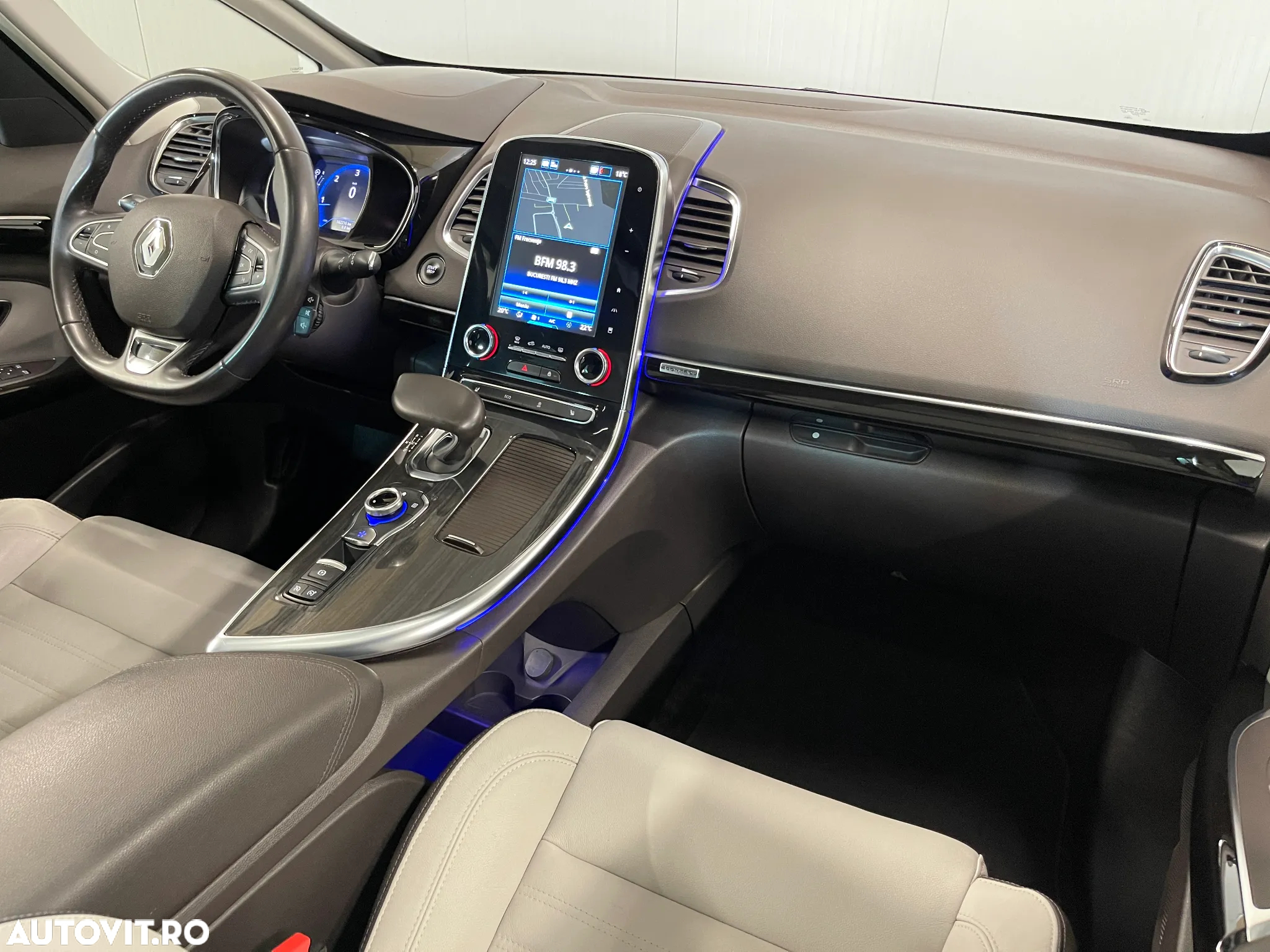 Renault Espace BLUE dCi 200 EDC BUSINESS EDITION - 10