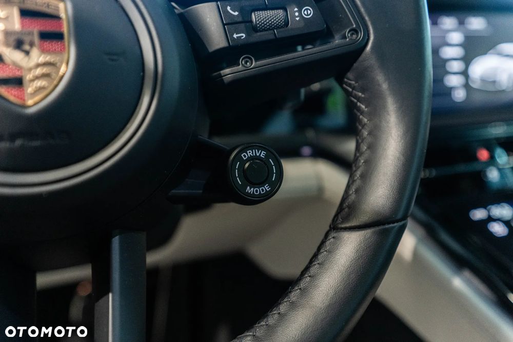 Porsche Panamera 4S E-Hybrid PHEV - 17