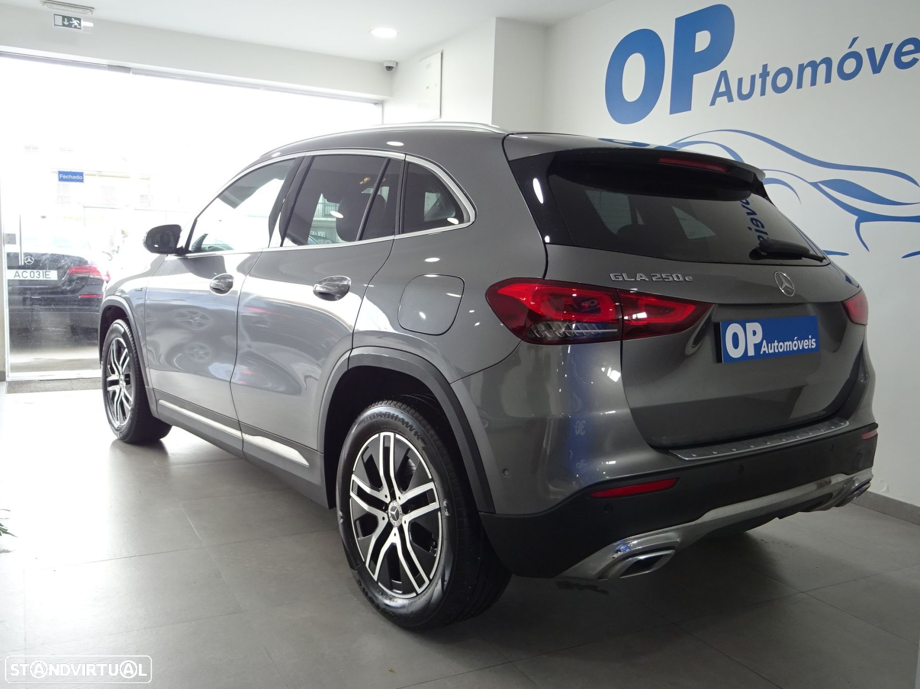 Mercedes-Benz GLA 250 e Progressive - 4