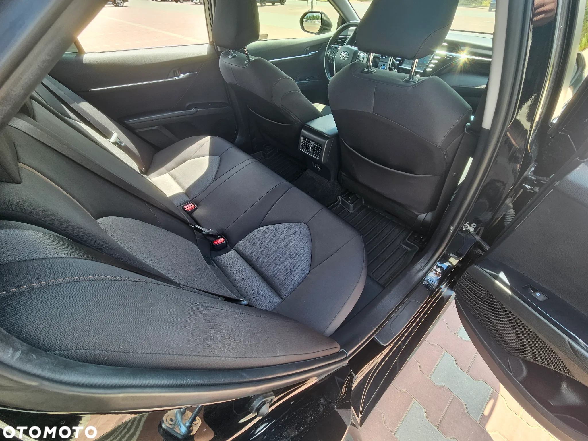 Toyota Camry 2.5 Hybrid Comfort CVT - 16