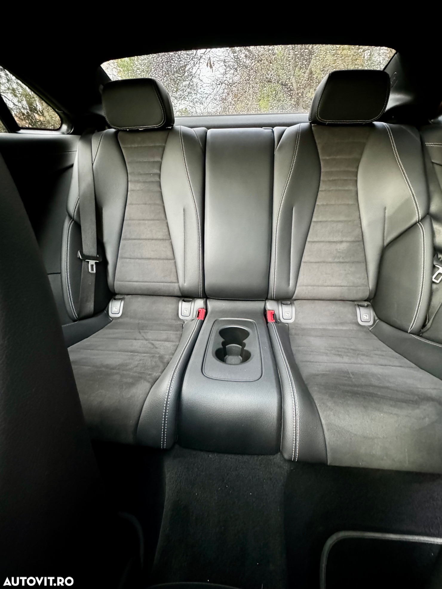 Mercedes-Benz E 300 d Cabrio - 12