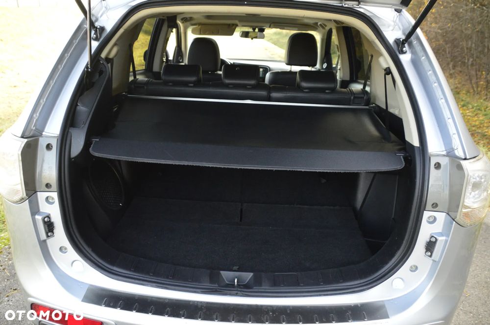 Mitsubishi Outlander 2.0 Intense + Navi 4WD CVT - 10