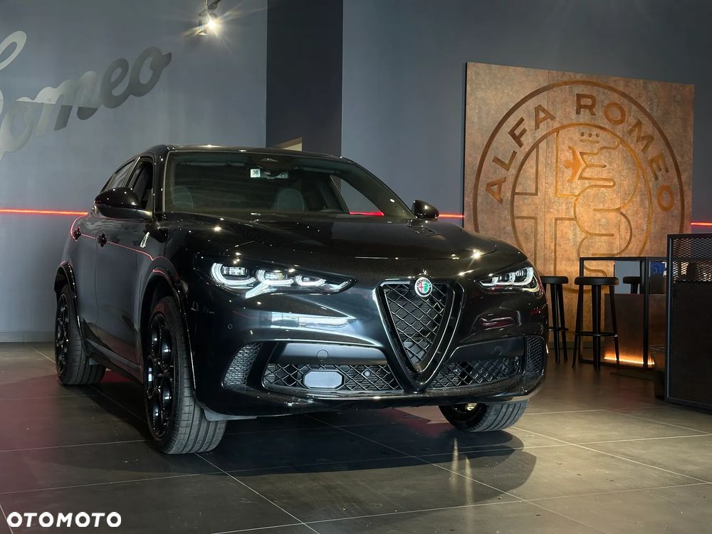 Alfa Romeo Stelvio - 1