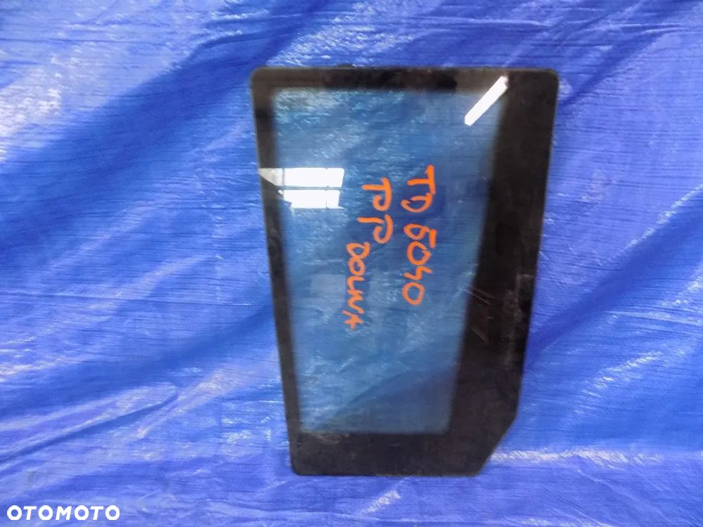 szyba prawy przód dolna new holland td5040 - 1