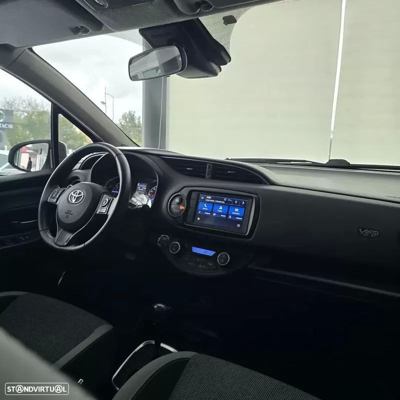 Toyota Yaris 1.5 HSD 20 Anos - 25