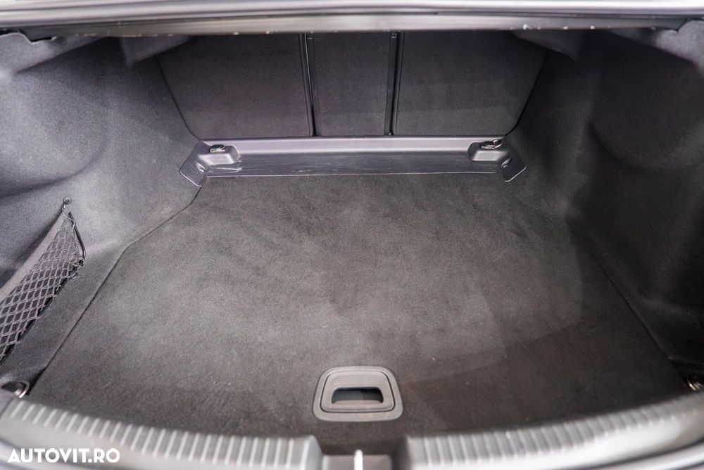 Mercedes-Benz C 220 d MHEV - 12