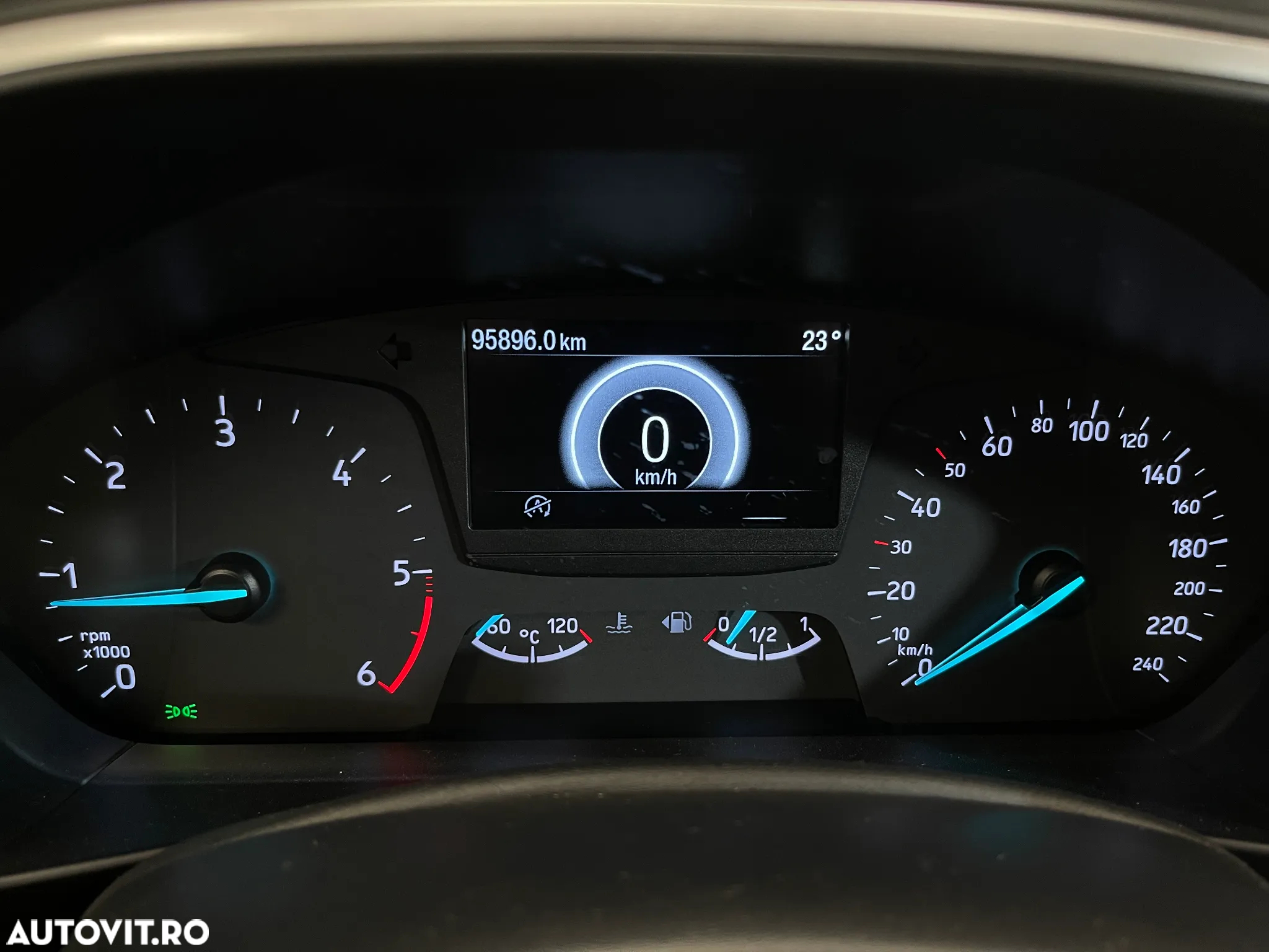 Ford Focus 1.5 EcoBlue Trend Edition - 25