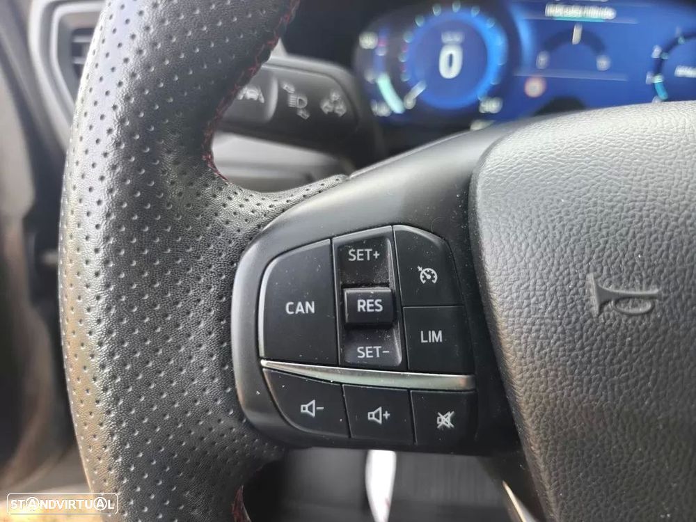 Ford Focus 1.0 EcoBoost MHEV ST-Line - 31