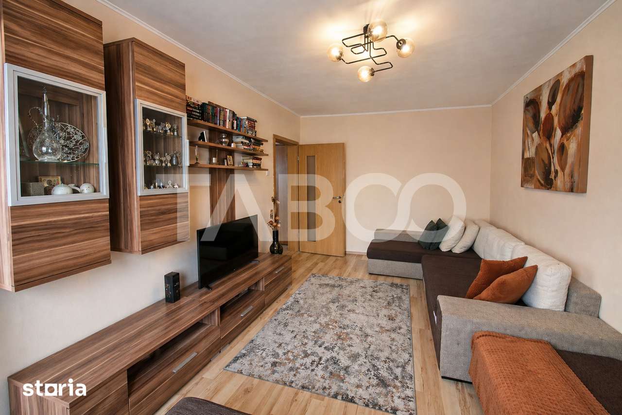 Apartament decomandat de vanzare 3 camere pivnita Vasile Aaron — fotografia 3