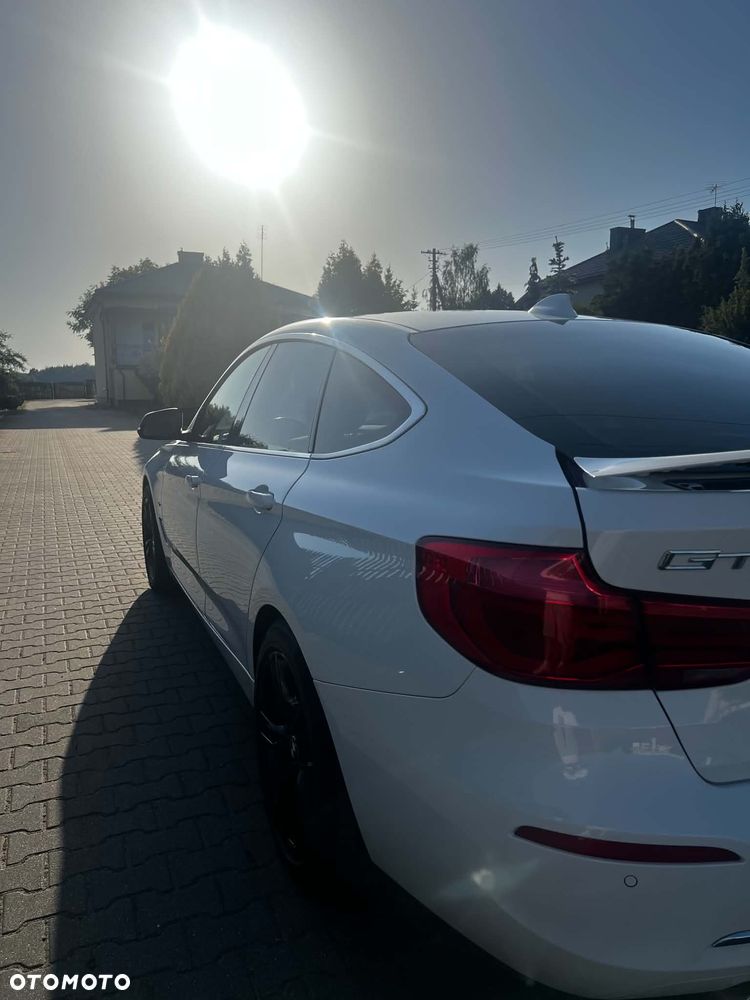 BMW Seria 3 318d Luxury Line - 9