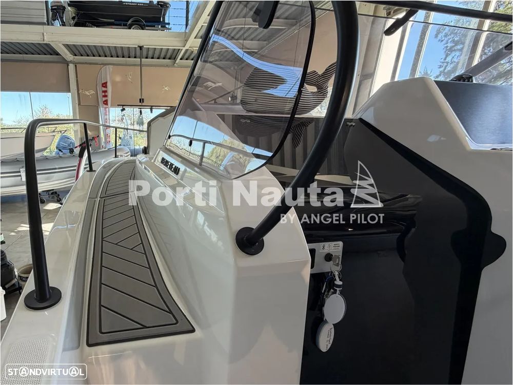 Beneteau Flyer 8 SUNdeck V2 - 13