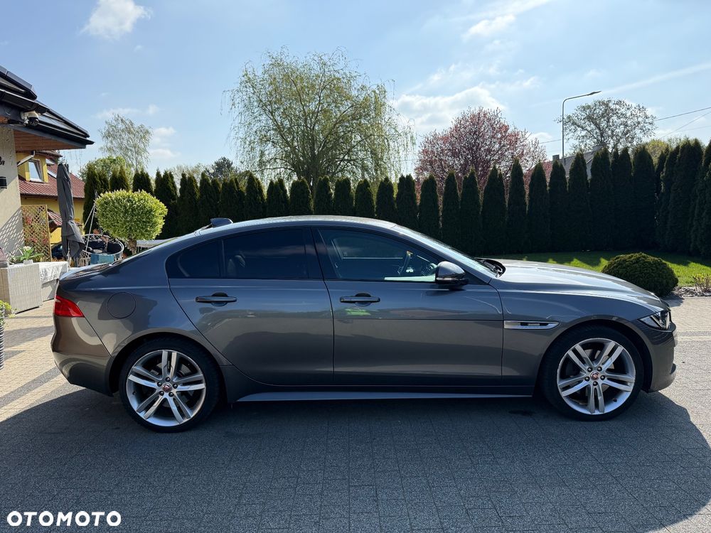 Jaguar XE 20d AWD R-Sport - 10