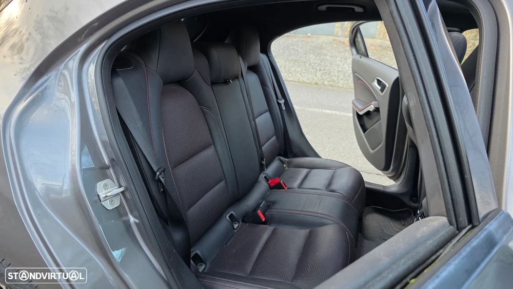 Mercedes-Benz A 220 d 7G-DCT AMG Line - 21